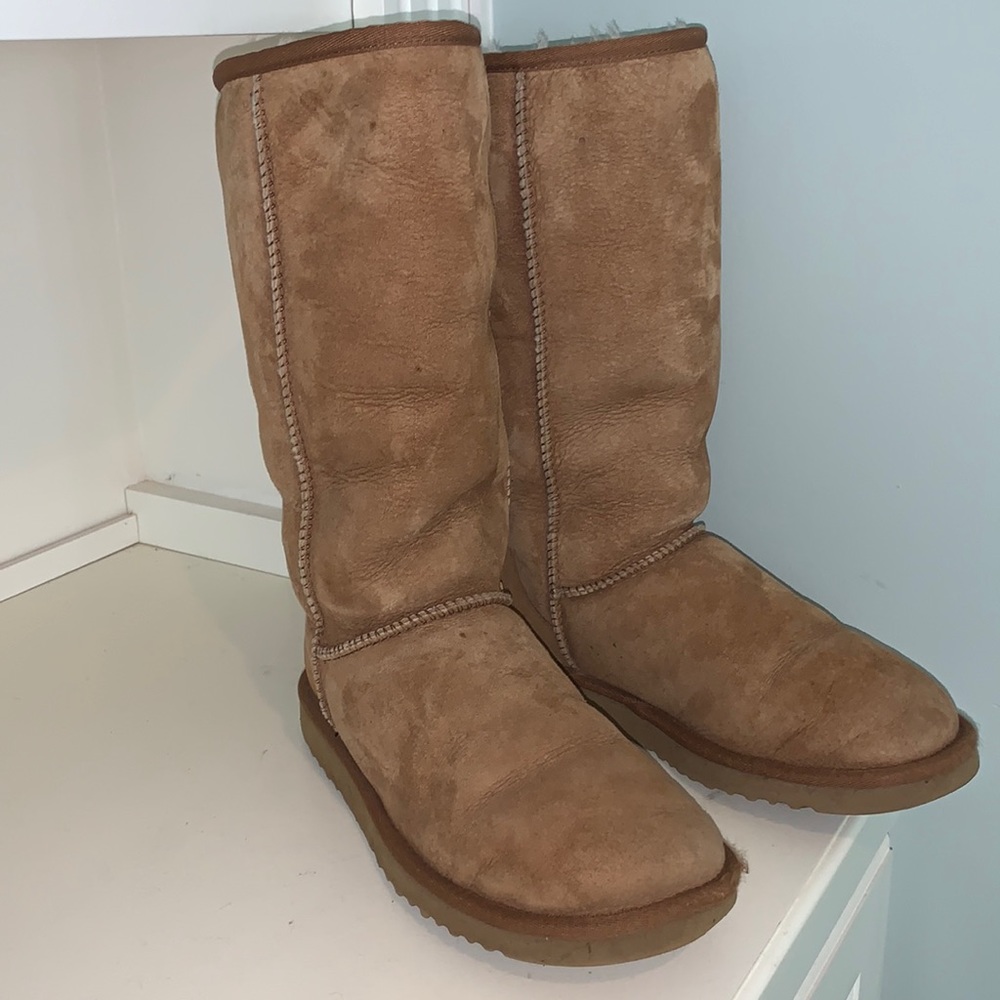UGG Australia classic tall chestnut brown tall boots size 8